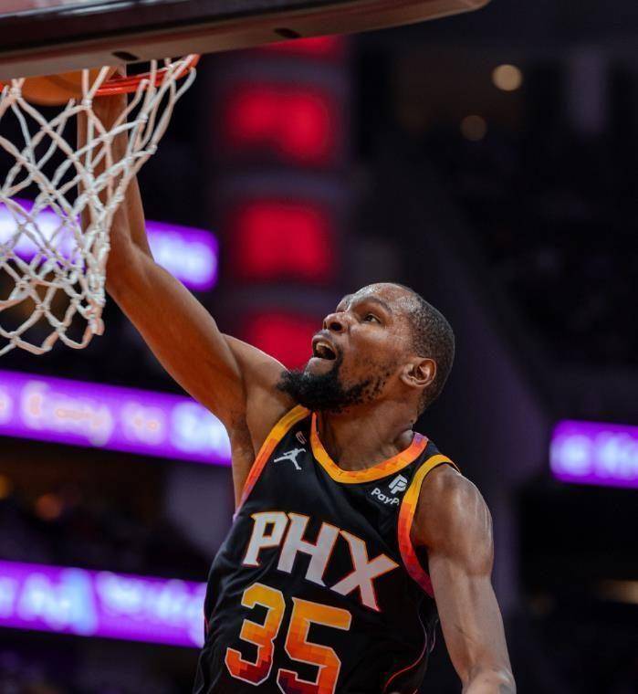 赛地聚焦——NBA总决赛冲刺阶段热度飙升，洛杉矶快船临场应变，态度坚定，资深球员宣示担当的简单介绍